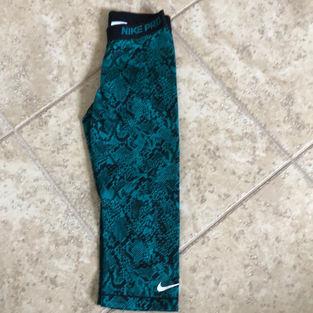 Nike Pro Workout Capri